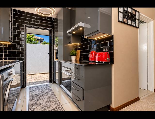 3 BEDROOM HOUSE FOR SALE IN RIVERSIDE VIEW